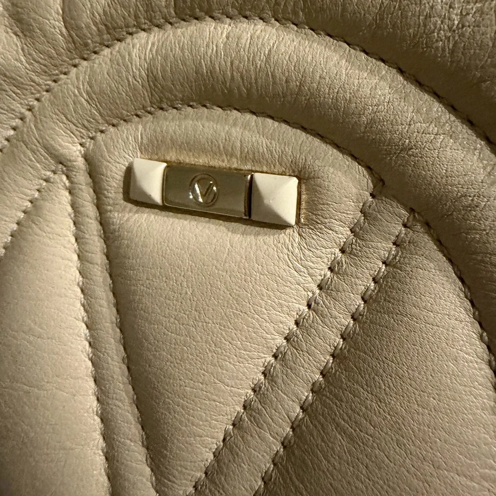 Valentino Cream Leather Crossbody Bag - Picture 5 of 5